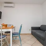 Tina * Poljica (Trogir)